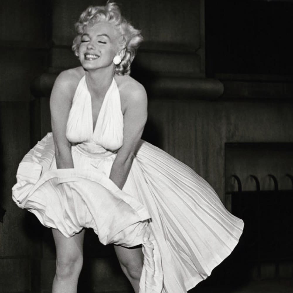 thoughts from the women’s restroom at a bar